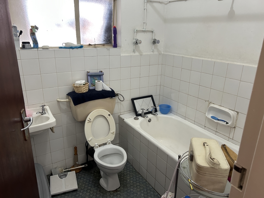 1 Bedroom Property for Sale in Loumar Western Cape